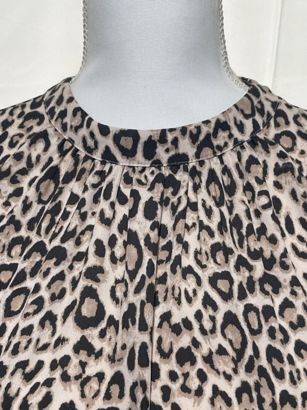 Loft Leopard Print Sleeveless Blouse with tie in the back - Picture 3 of 8
